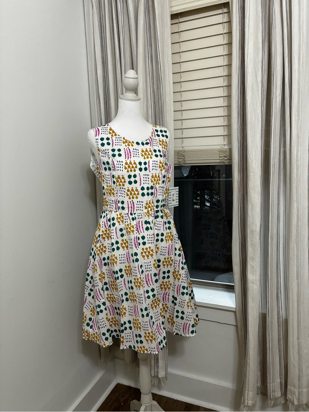 Tulip B Sleeveless White Midi Dress with Multicolor Geometric Print